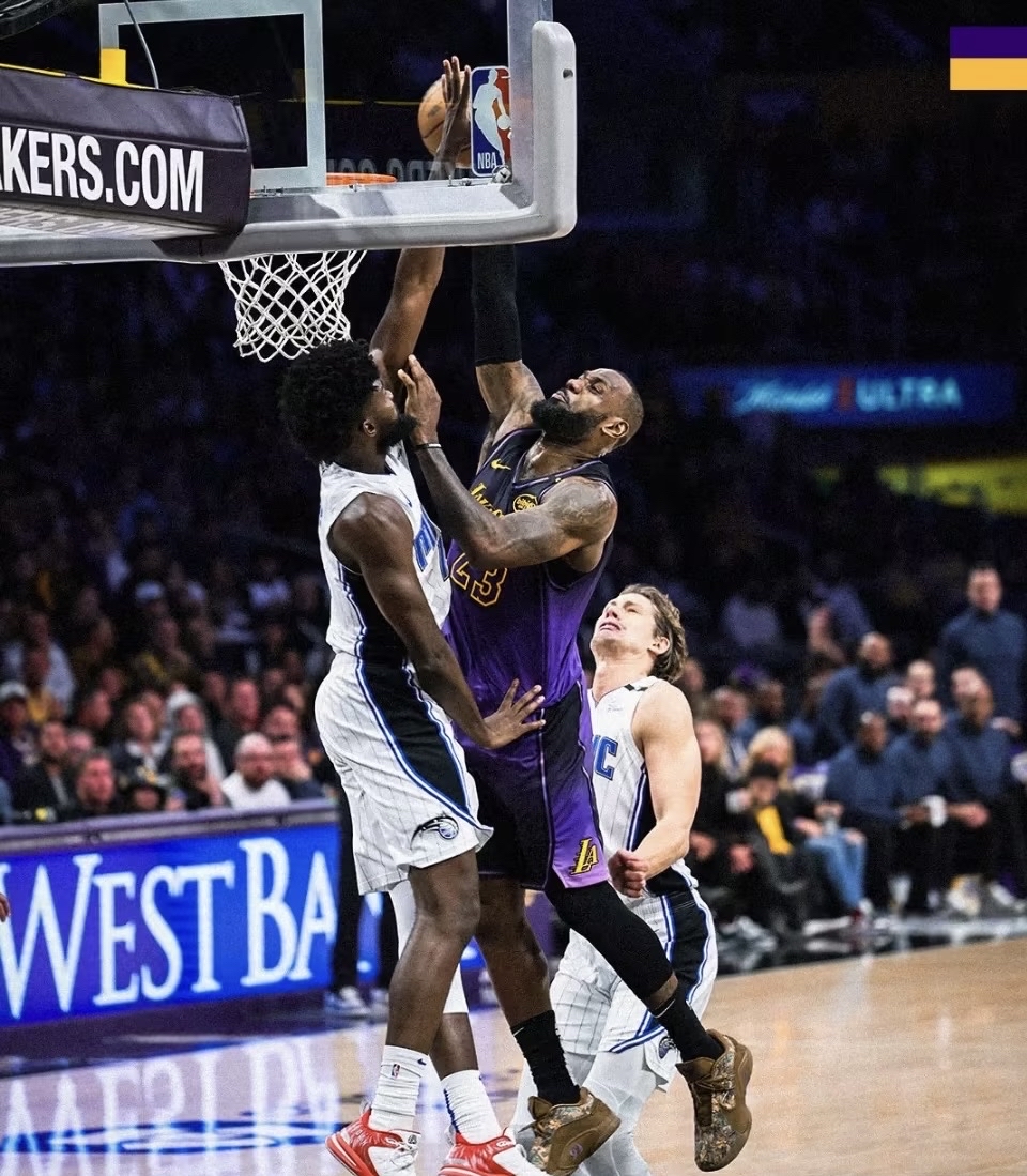 马刺力克鹈鹕,詹姆斯高光表现 马刺力克鹈鹕,詹姆斯高光表现