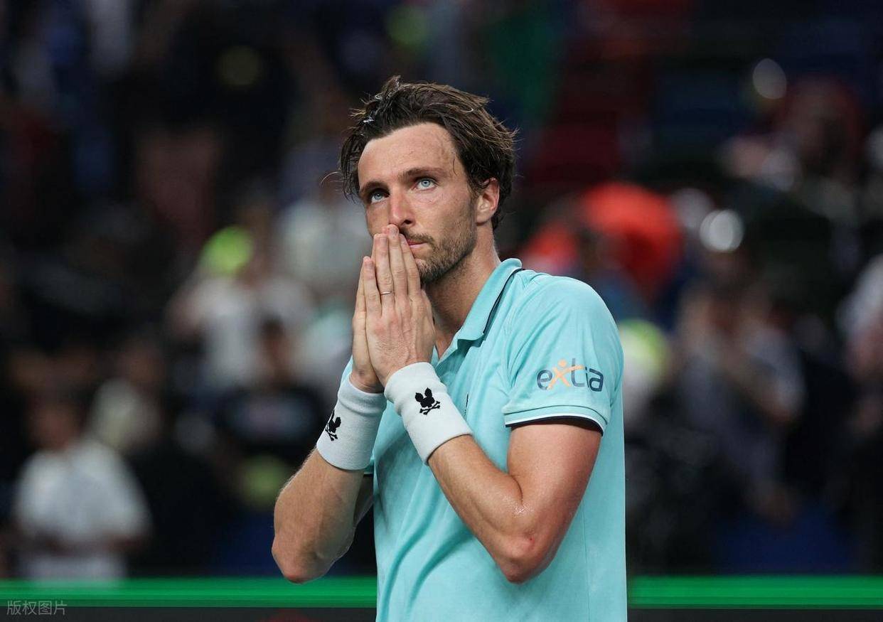 戴维斯杯险胜法网，梅德韦杰夫统治全场