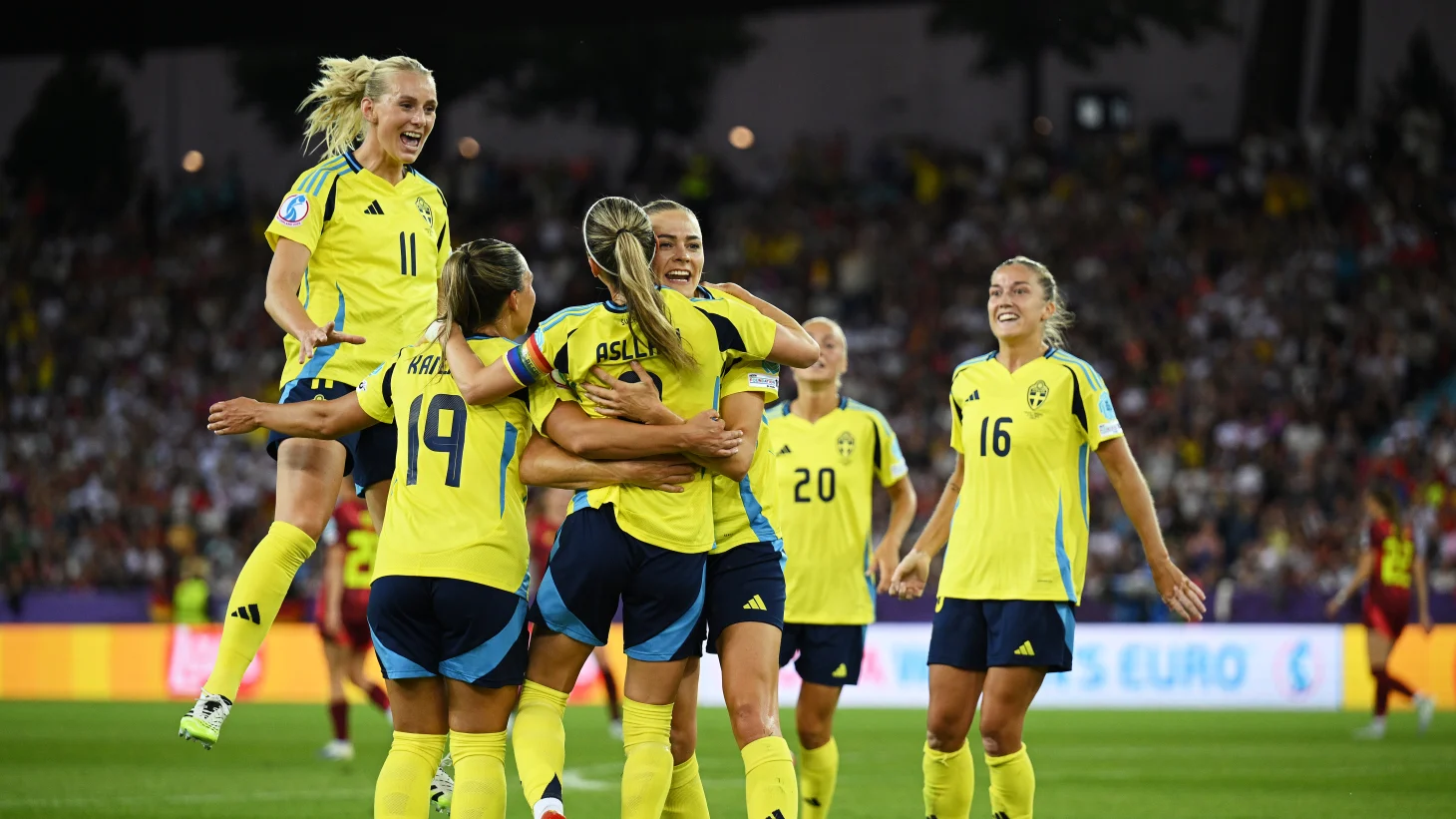 英格兰队绝杀瑞典队，张本智和惊艳四座