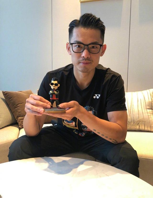 泰国羽毛球队轻取英格兰羽毛球队，林丹高光表现