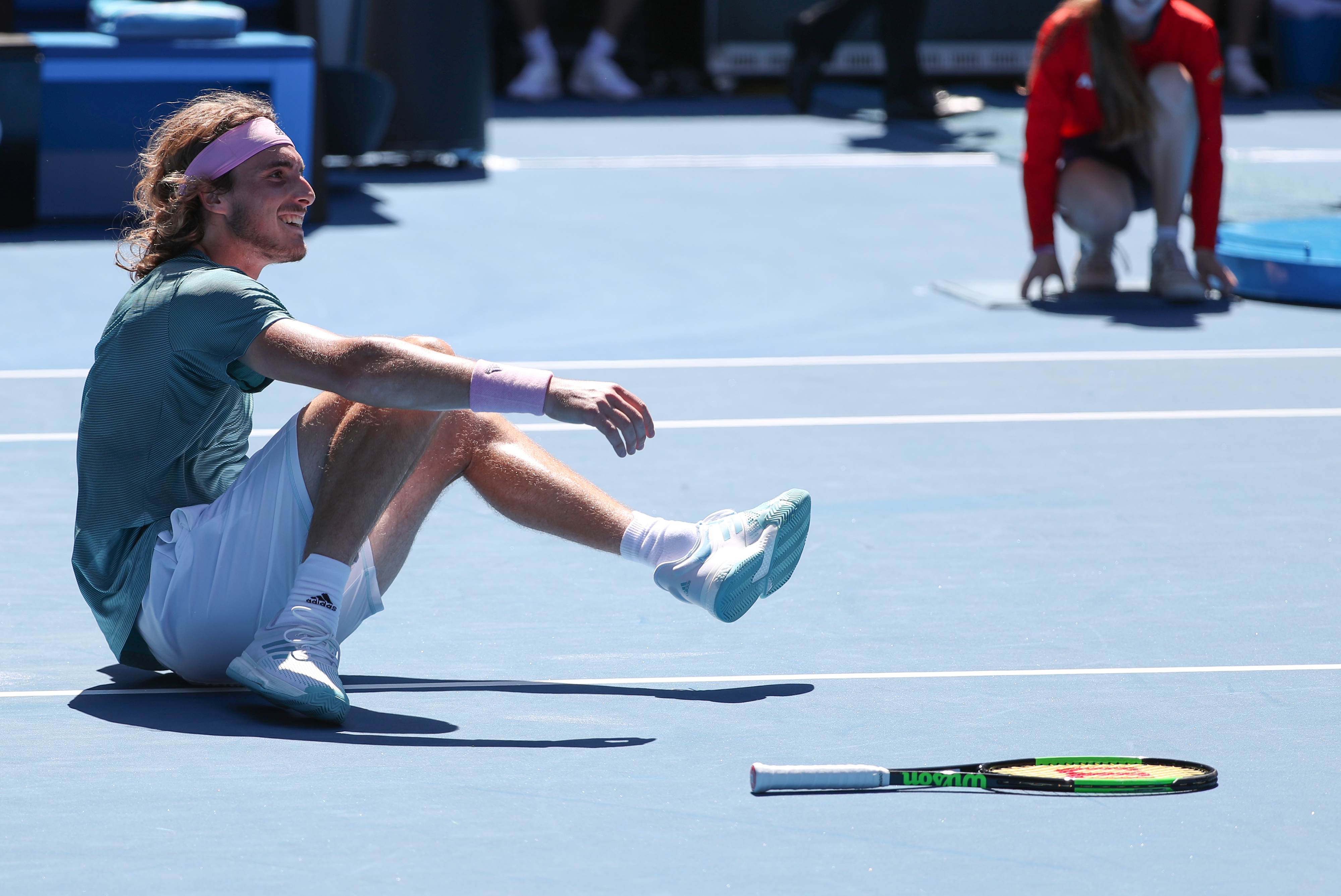 英国网球队轻取美国网球队，西西帕斯高光表现