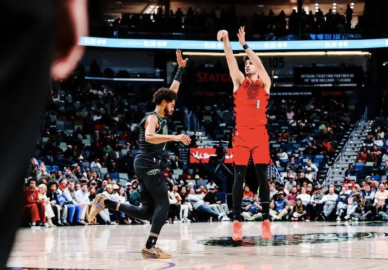 开拓者队防守失守，遭遇失利