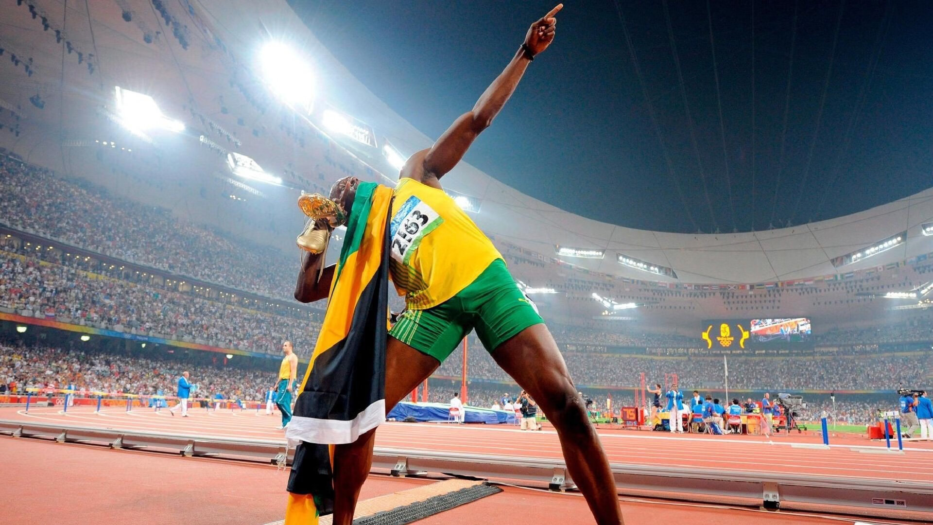 双线奇迹，葡萄牙绝境翻盘波兰，马龙刷新纪录诠释不朽